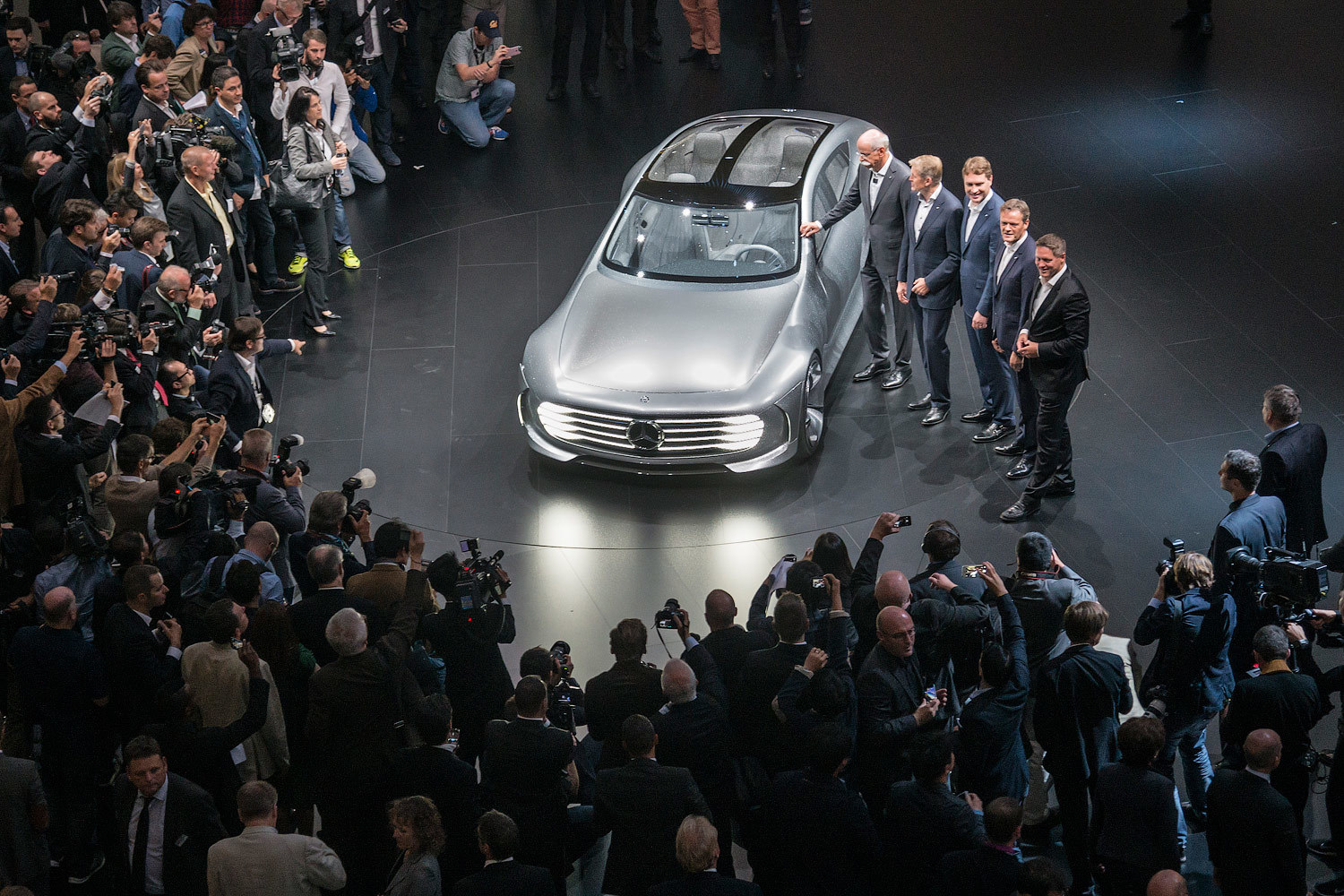 Mercedes-Benz Concept IAA на автосалоне во Франкфурте